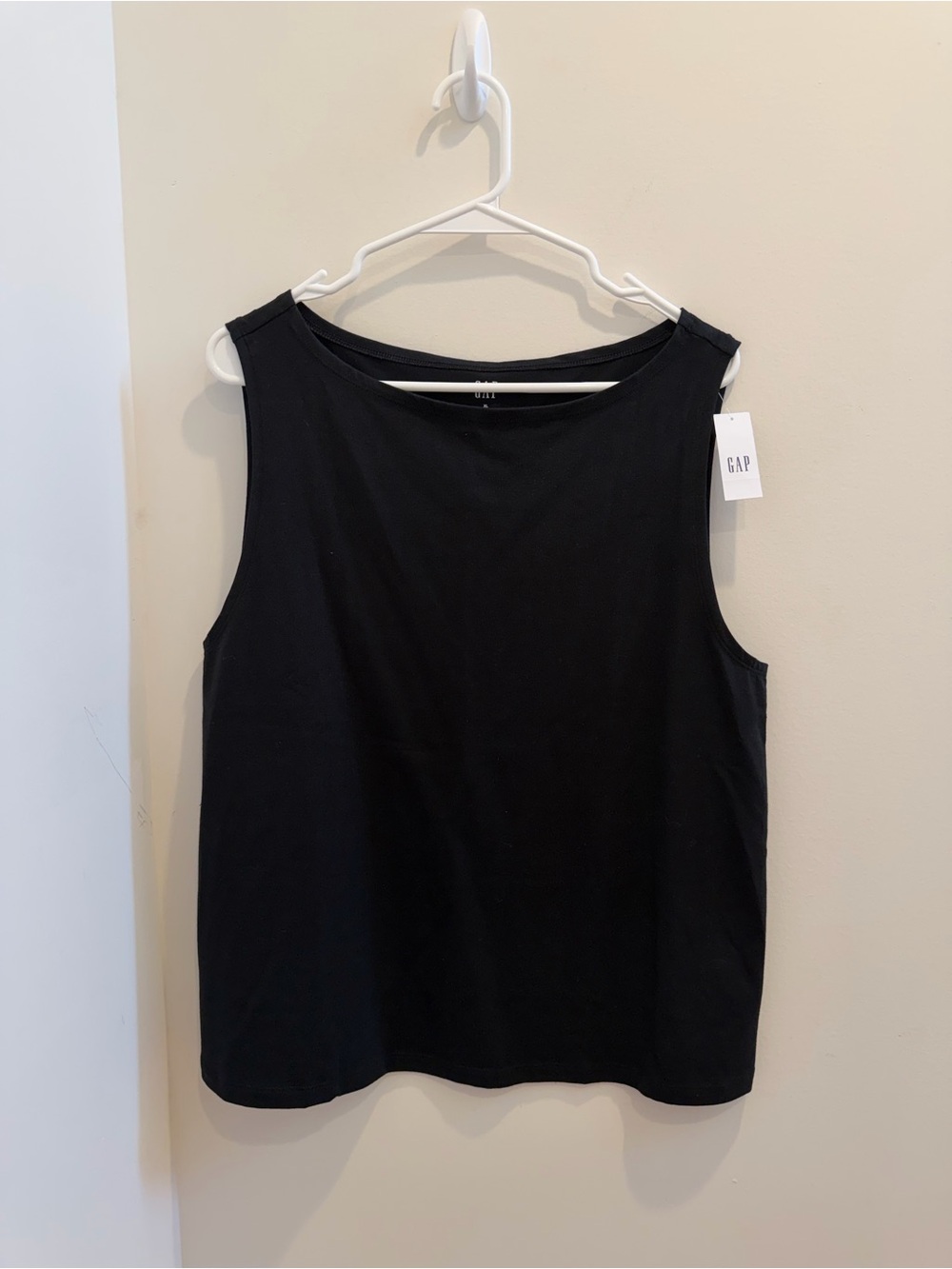 GAP Black Sleeveless Boat-Neck Tank